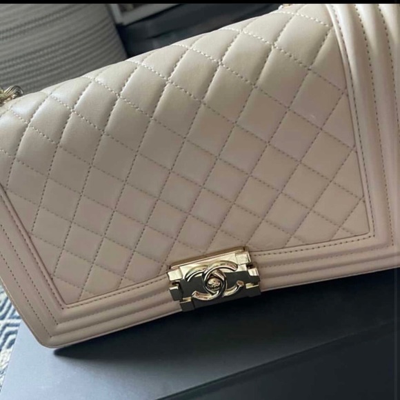 CHANEL medium boy bag - Picture 3 of 8